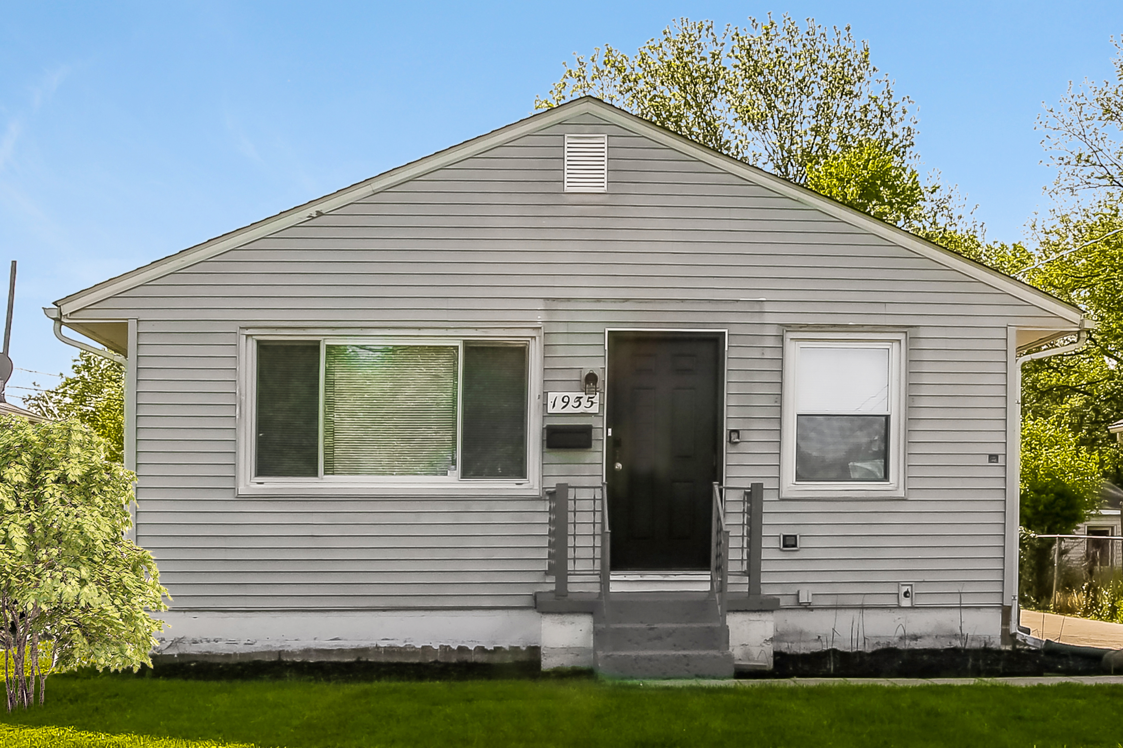 1935 S Champion Ave Columbus, OH 43207